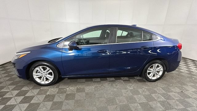Used 2019 Chevrolet Cruze LT w/ Convenience Package FWD image 5