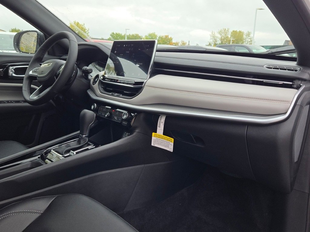 New 2026 Jeep Compass Limited image 8