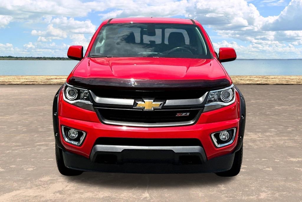 Used 2017 Chevrolet Colorado Z71 AWD/4WD image 2