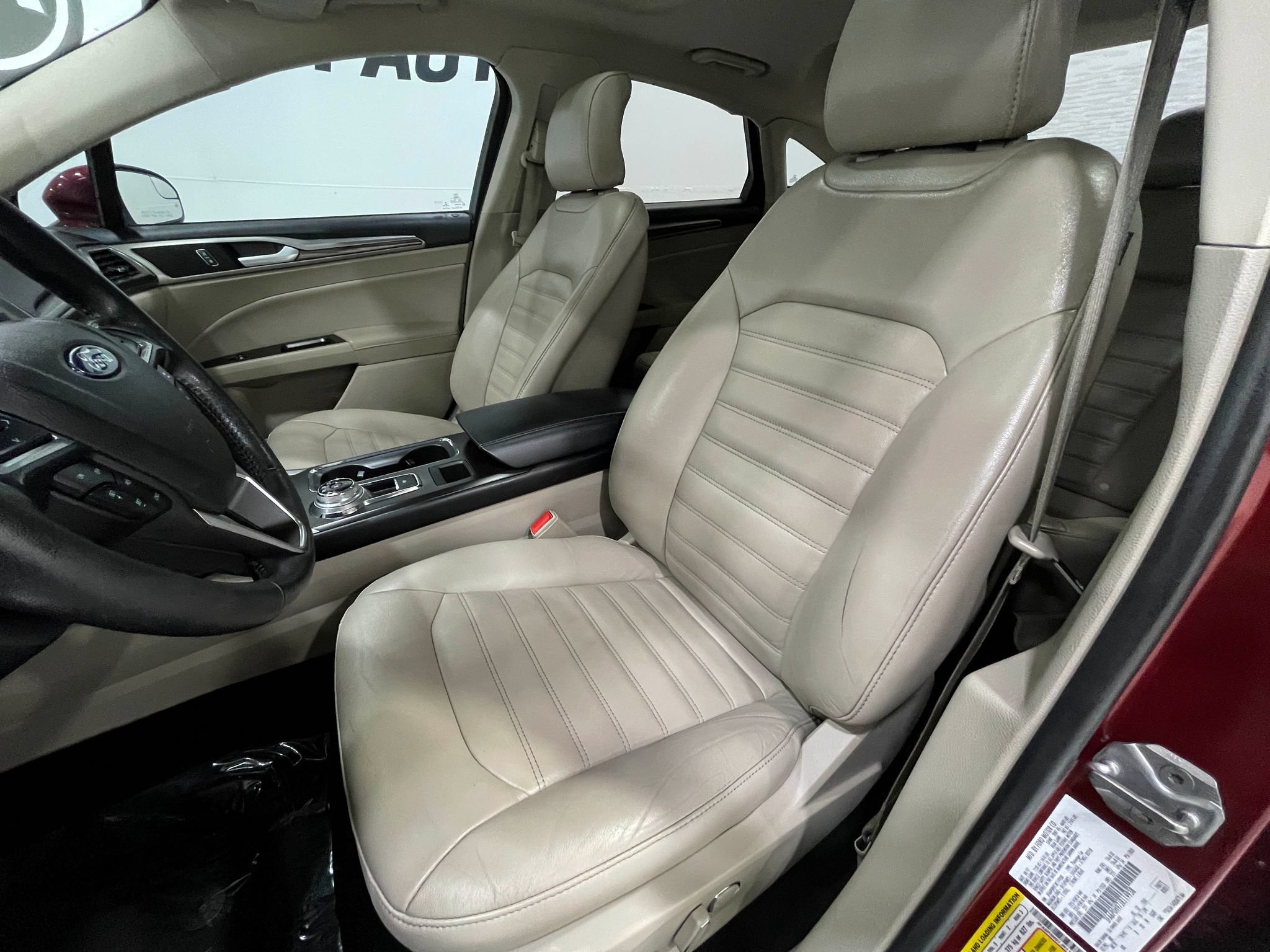 Used 2018 Ford Fusion SE w/ Fusion SE Technology Package FWD image 14