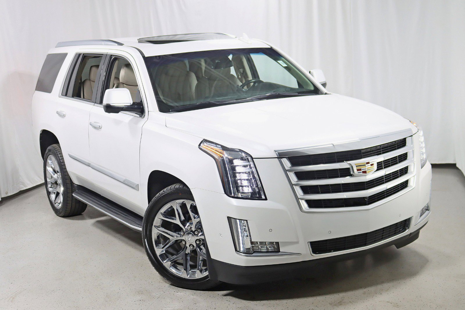 Used 2020 Cadillac Escalade Luxury AWD/4WD image 7
