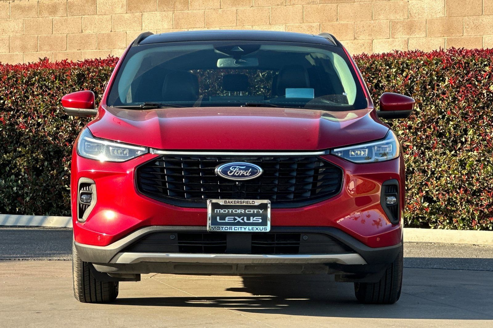 Used 2024 Ford Escape SE w/ PHEV Premium Package image 9