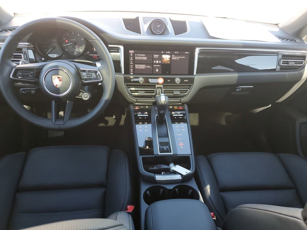 New 2026 Porsche Macan image 18