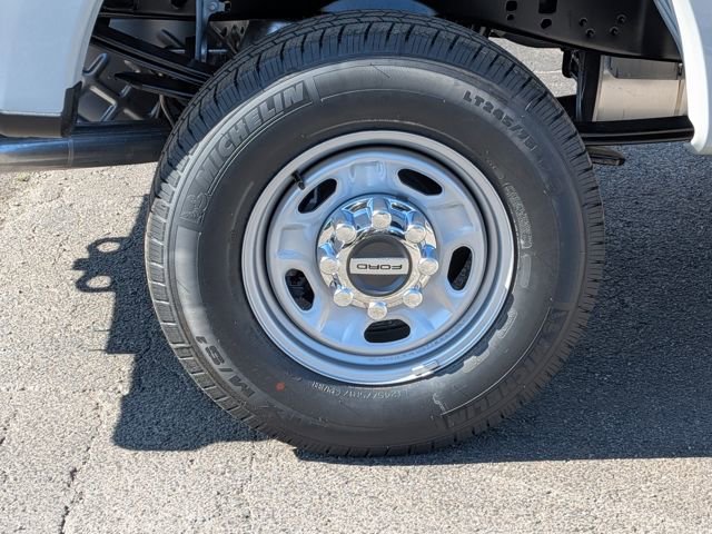 New 2026 Ford F250 XL w/ XL Chrome Package image 9