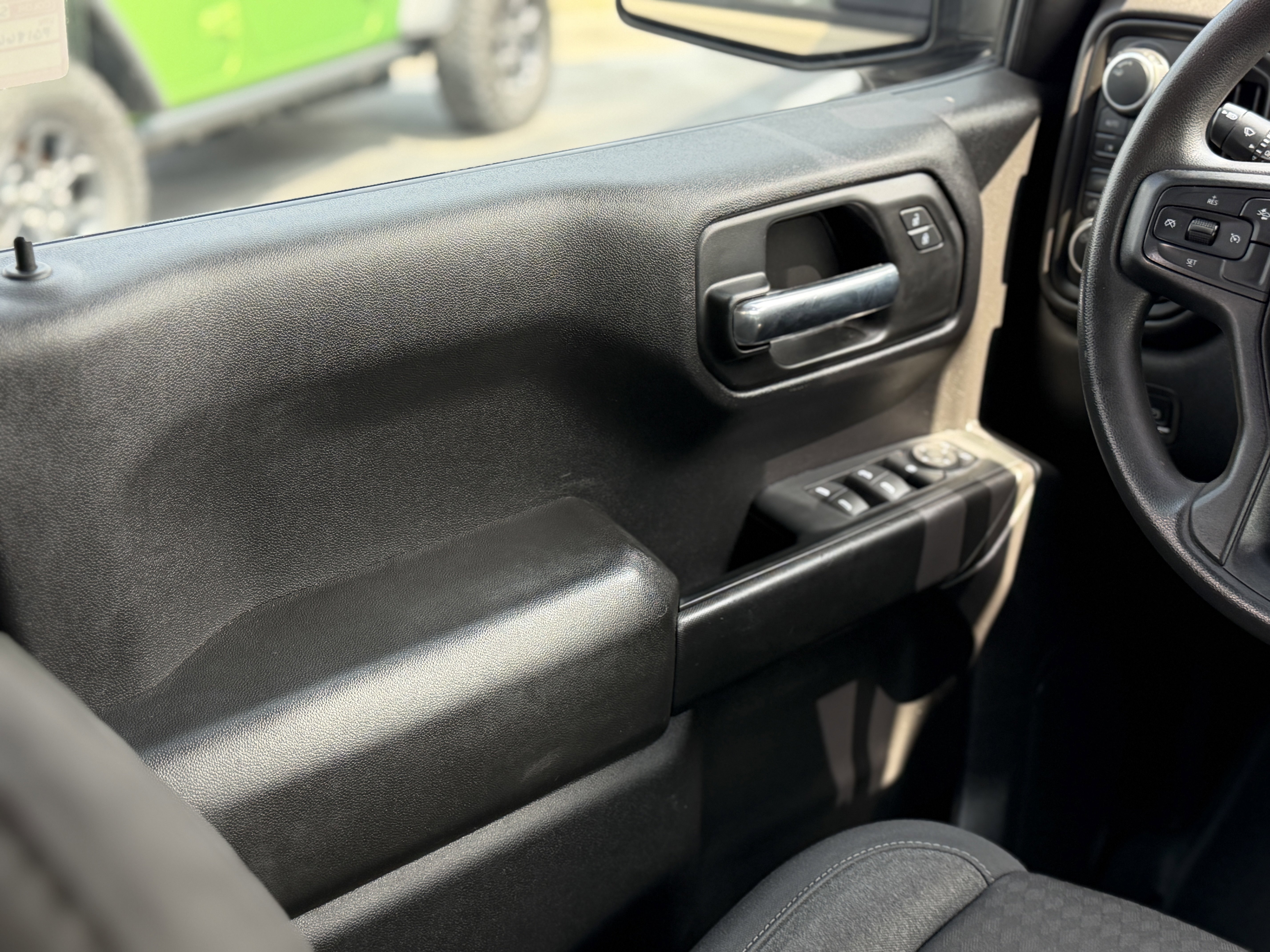 Used 2023 Chevrolet Silverado 1500 Custom Trail Boss AWD/4WD image 15