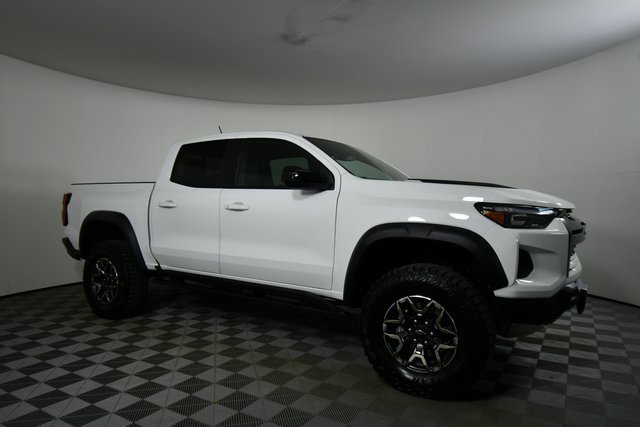 Used 2024 Chevrolet Colorado ZR2 w/ Safety Package image 9