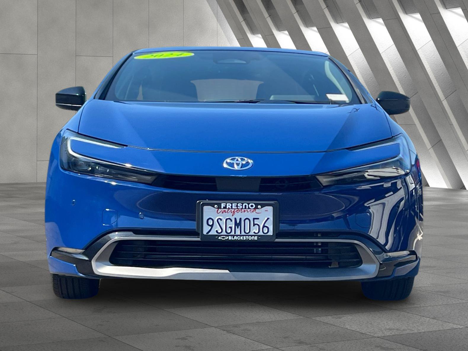 Used 2024 Toyota Prius XLE FWD image 9