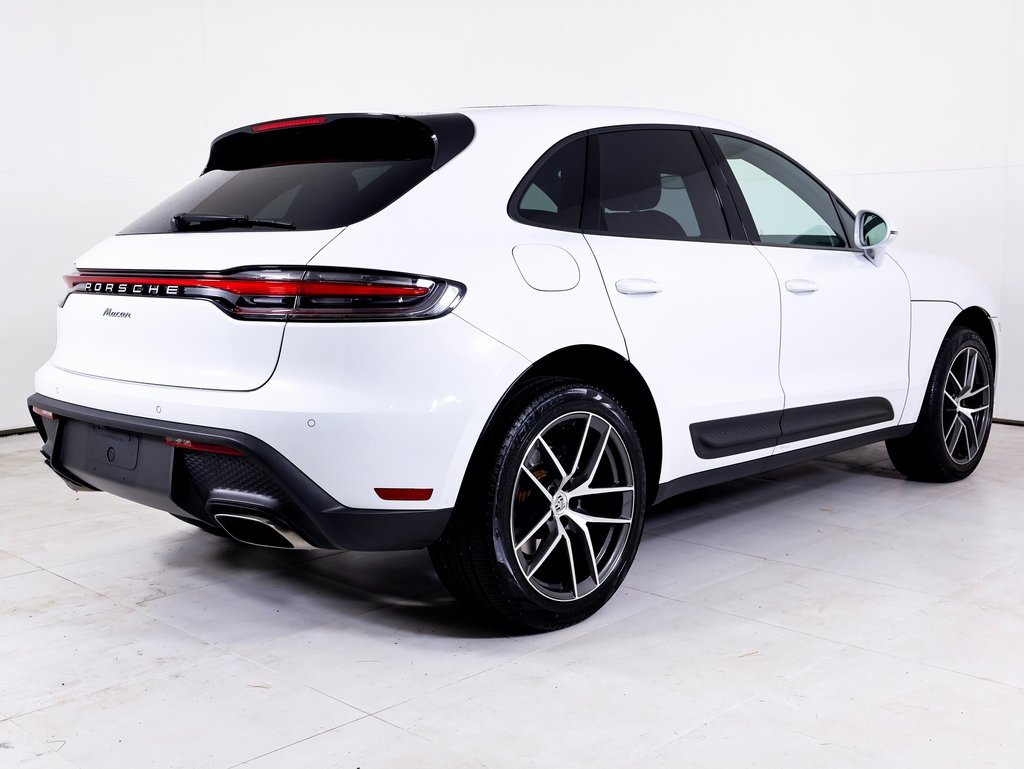 Used 2025 Porsche Macan image 27
