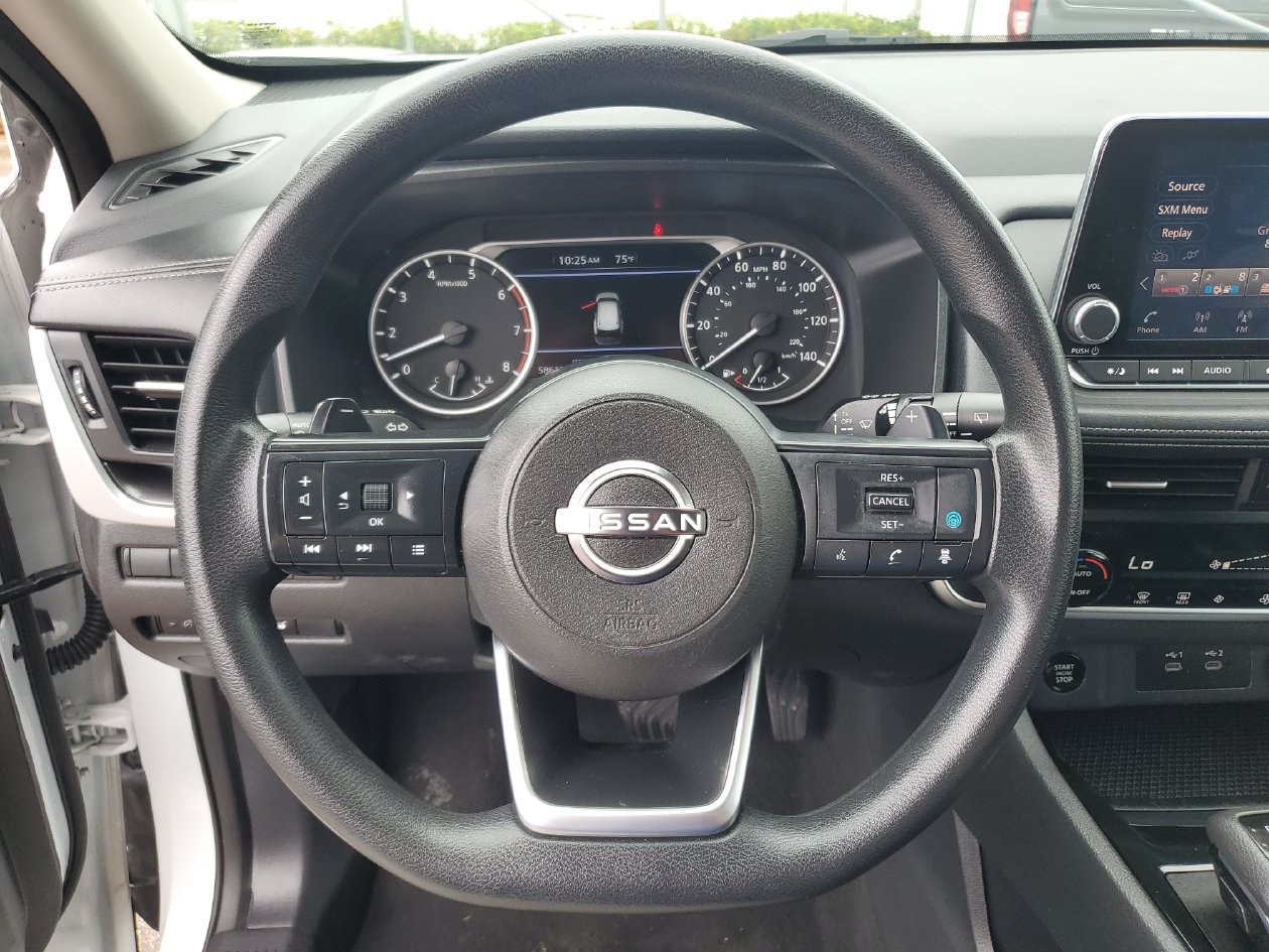 Used 2024 Nissan Rogue SV FWD image 19