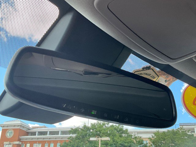 Used 2020 Toyota Sienna SE image 18