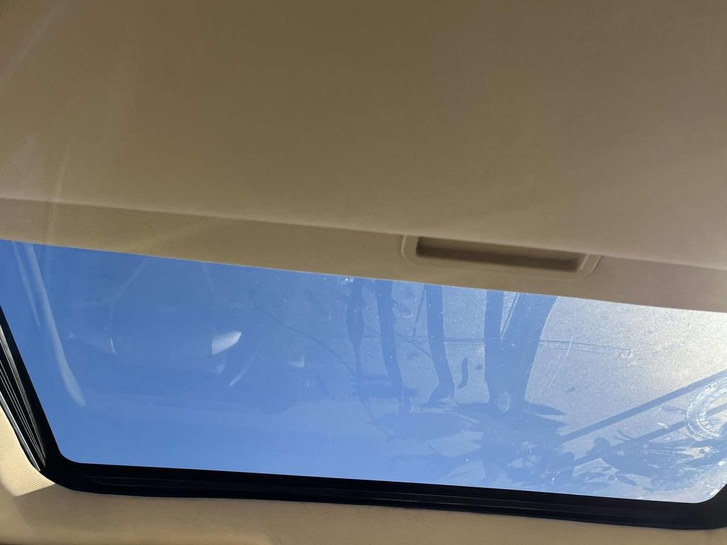 Used 2019 Ford Taurus Limited image 17