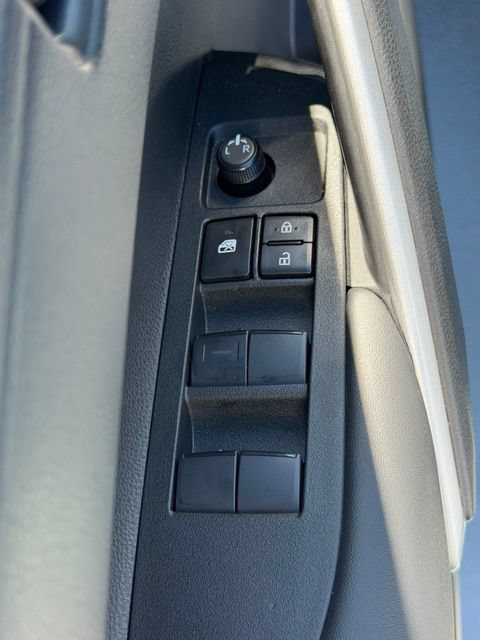 Certified 2026 Toyota Corolla Cross LE AWD/4WD image 23