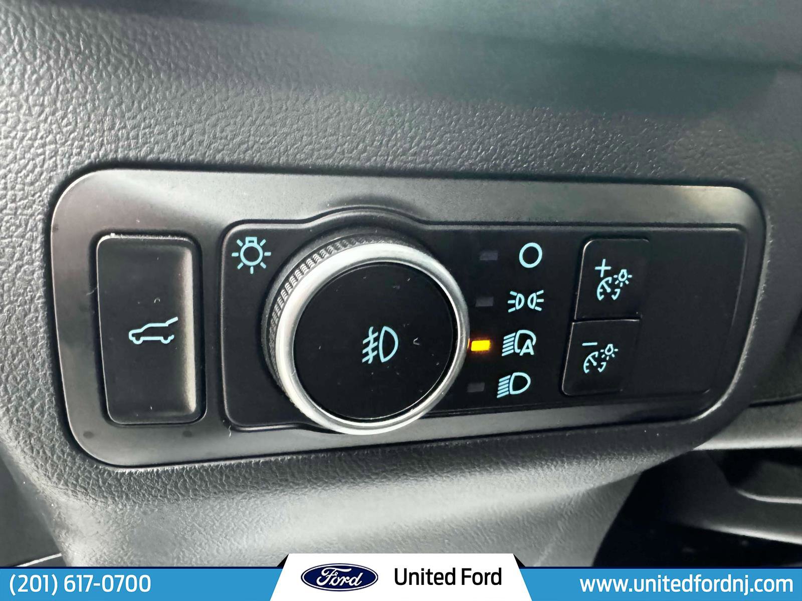 Used 2022 Ford Escape SEL w/ SEL Stealth AWD Package image 15