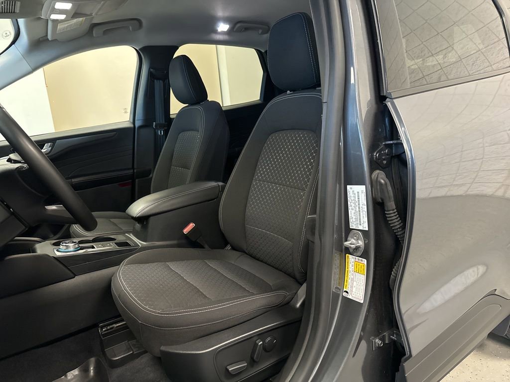 Used 2023 Ford Escape Active w/ Tech Pack #2 AWD/4WD image 8