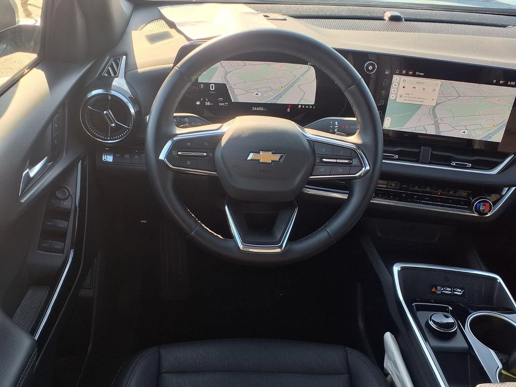 Used 2026 Chevrolet Equinox LT w/ Convenience Package II AWD/4WD image 3