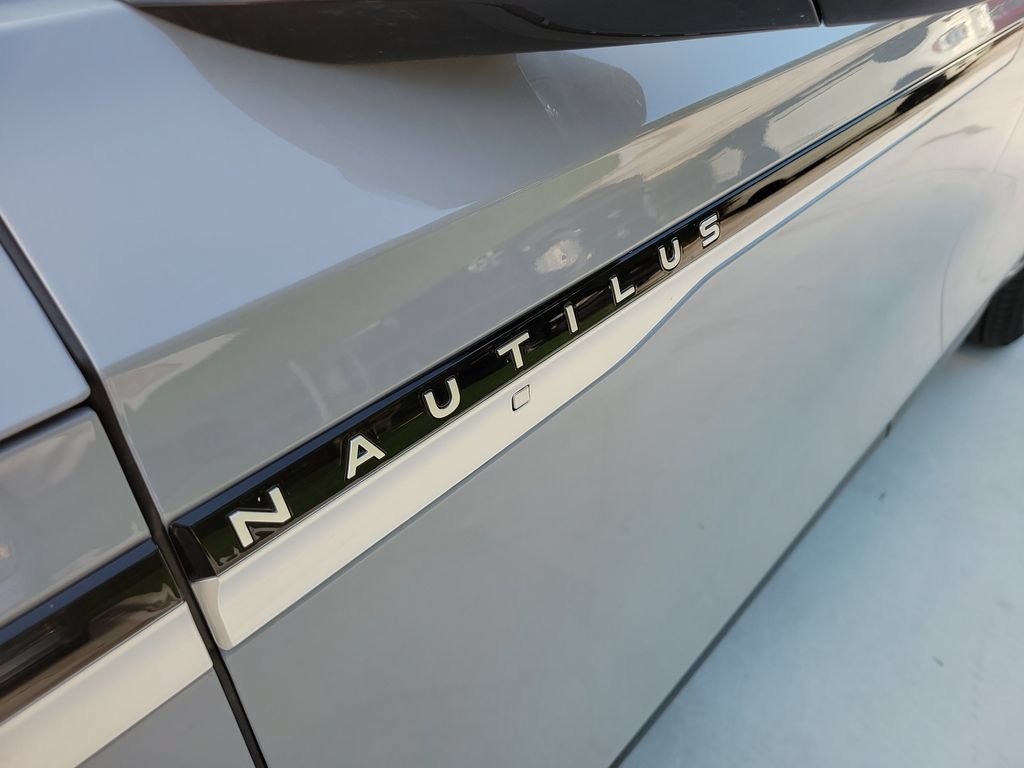 New 2026 Lincoln Nautilus Reserve AWD/4WD image 12