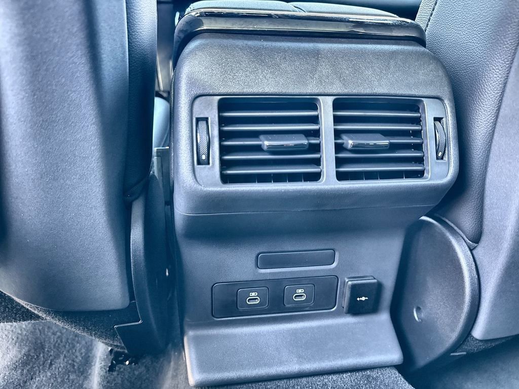 Certified 2025 Land Rover Range Rover Velar Dynamic SE image 16