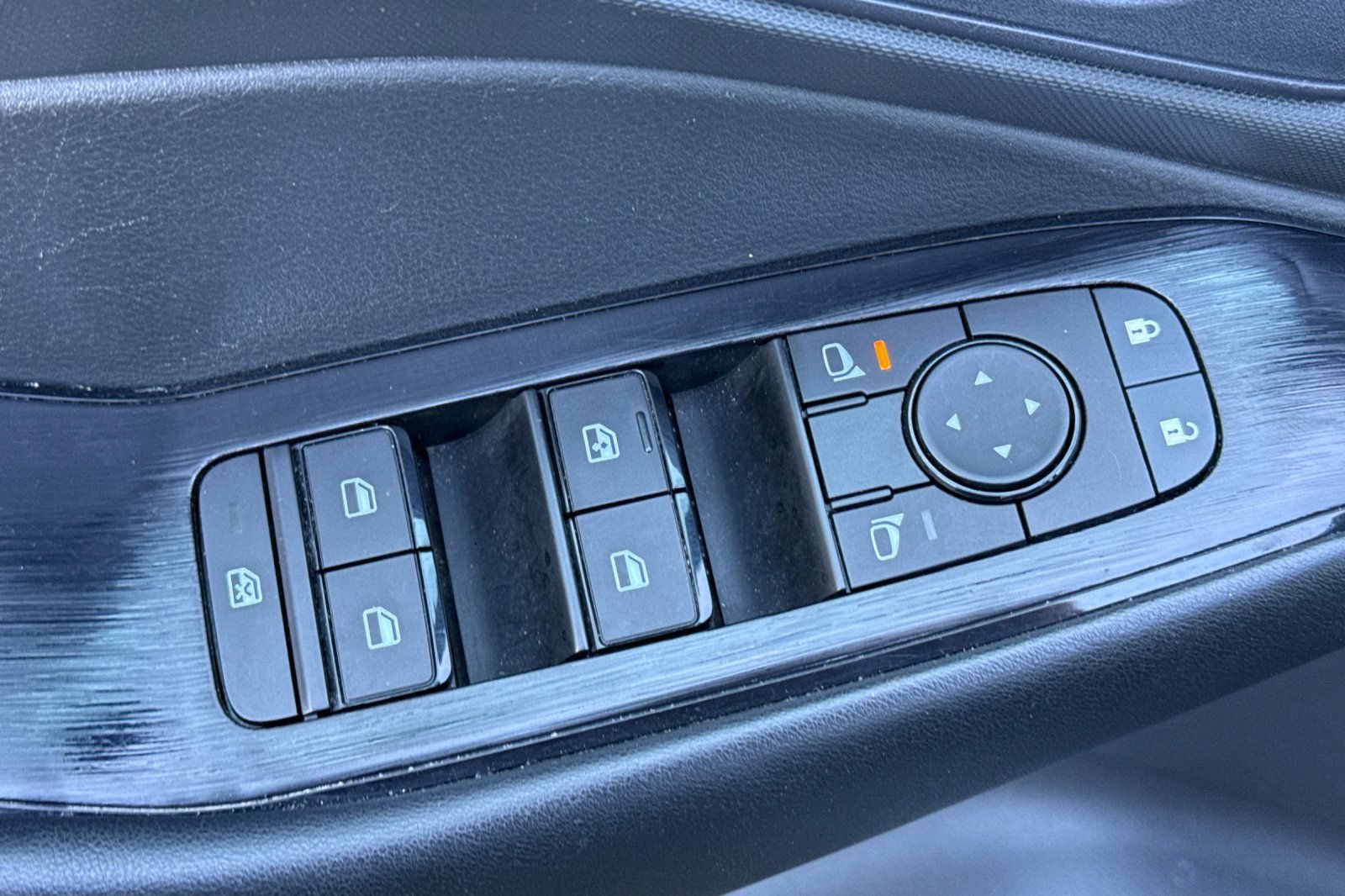 Certified 2024 Nissan Rogue S AWD/4WD image 14