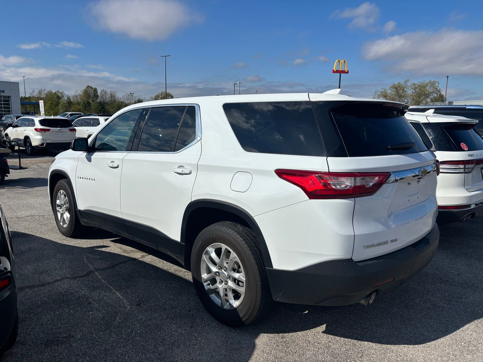 Used 2021 Chevrolet Traverse LS image 3