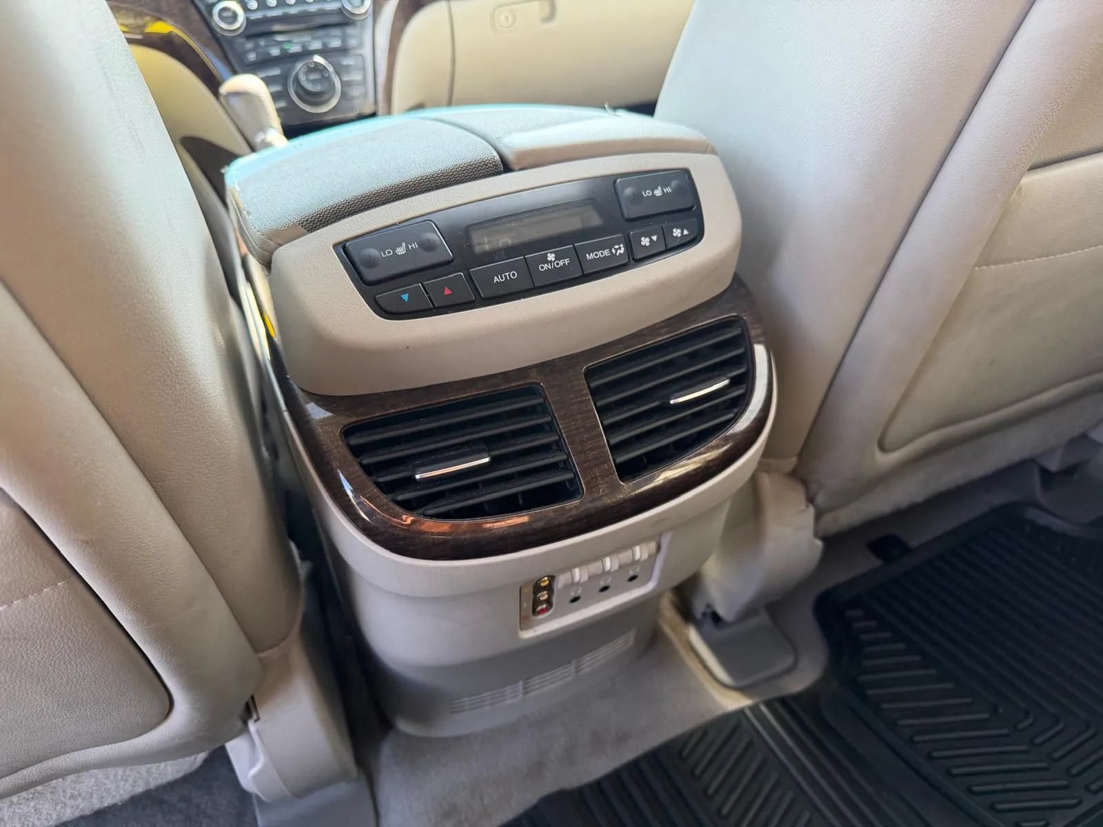 Used 2011 Acura MDX w/ Technology & Entertainment AWD/4WD image 25