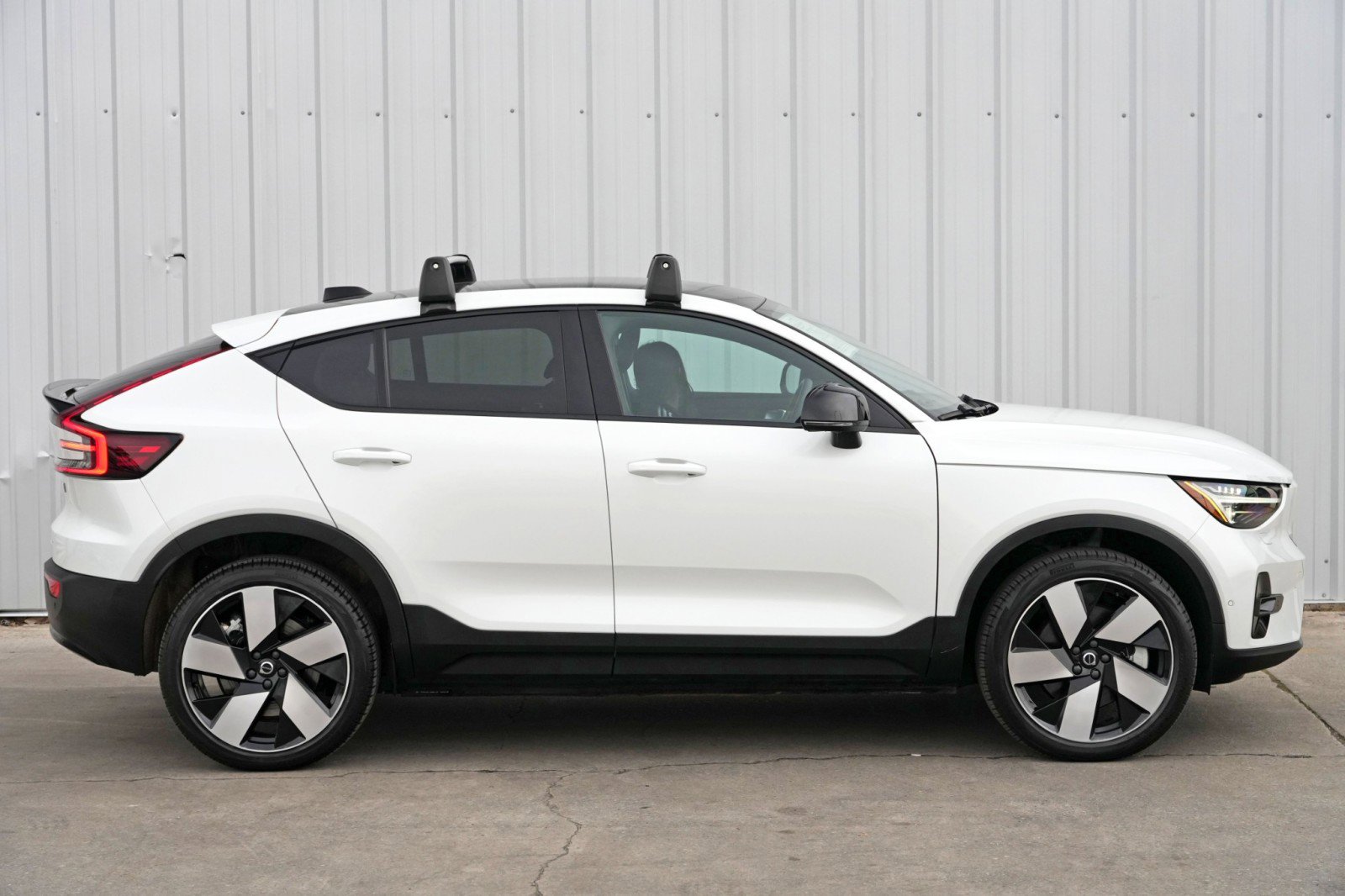 Used 2023 Volvo C40 P8 Recharge Ultimate w/ Protection Package Premier image 50
