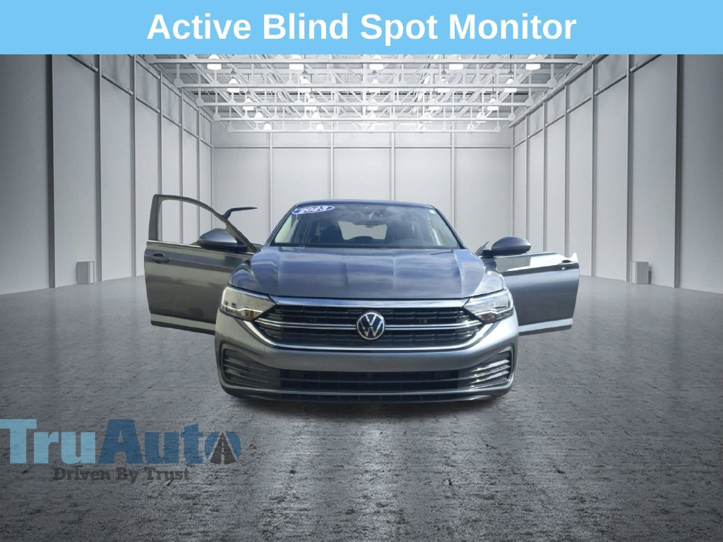 Used 2023 Volkswagen Jetta SE FWD image 10