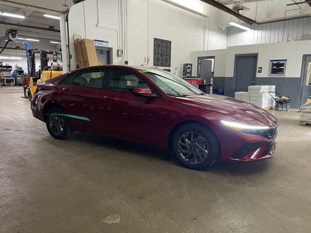 New 2026 Hyundai Elantra Blue image 4