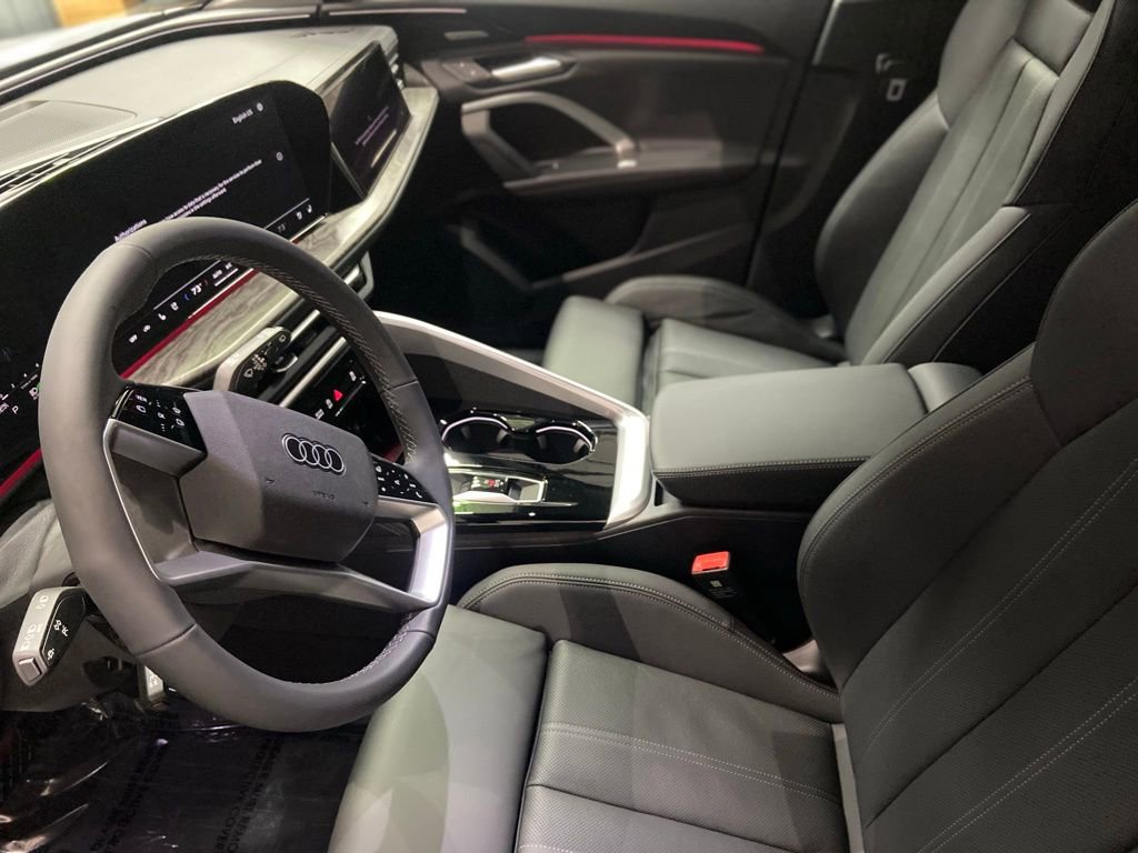 New 2025 Audi Q5 Prestige image 4