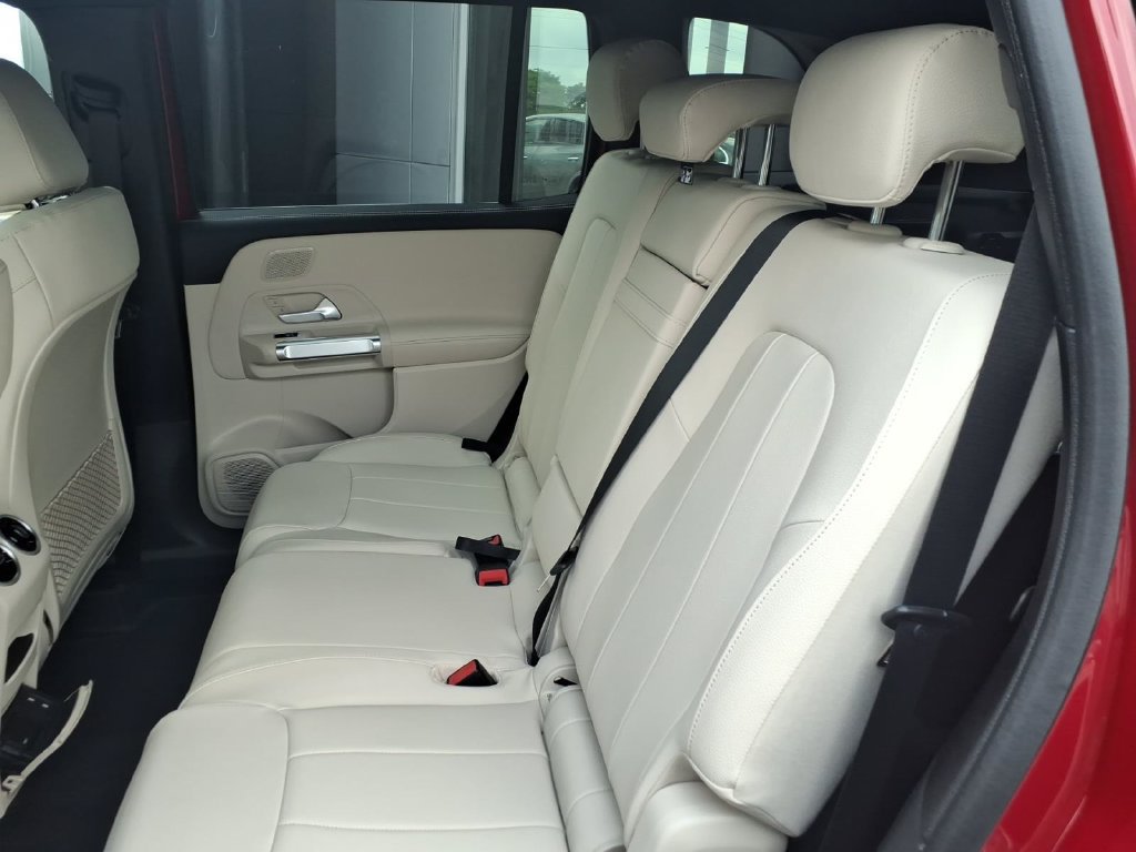 New 2026 Mercedes-Benz GLB 250 4MATIC image 26
