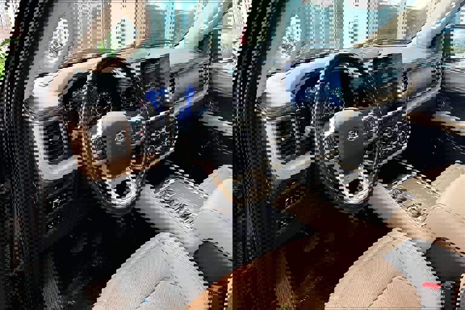 Used 2023 Ford Expedition Limited image 34