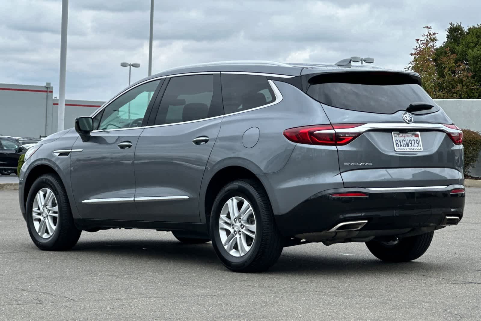 Used 2021 Buick Enclave Essence w/ Sound and Sites Package FWD image 7