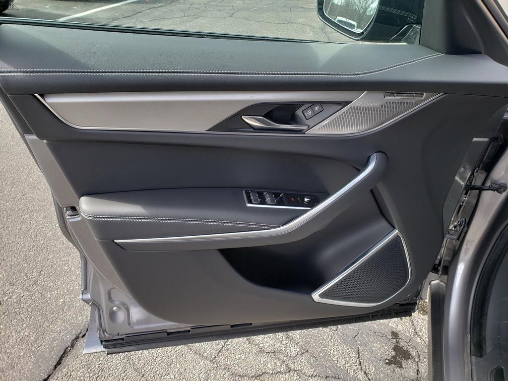 New 2026 Jaguar F-PACE R-Dynamic S image 18