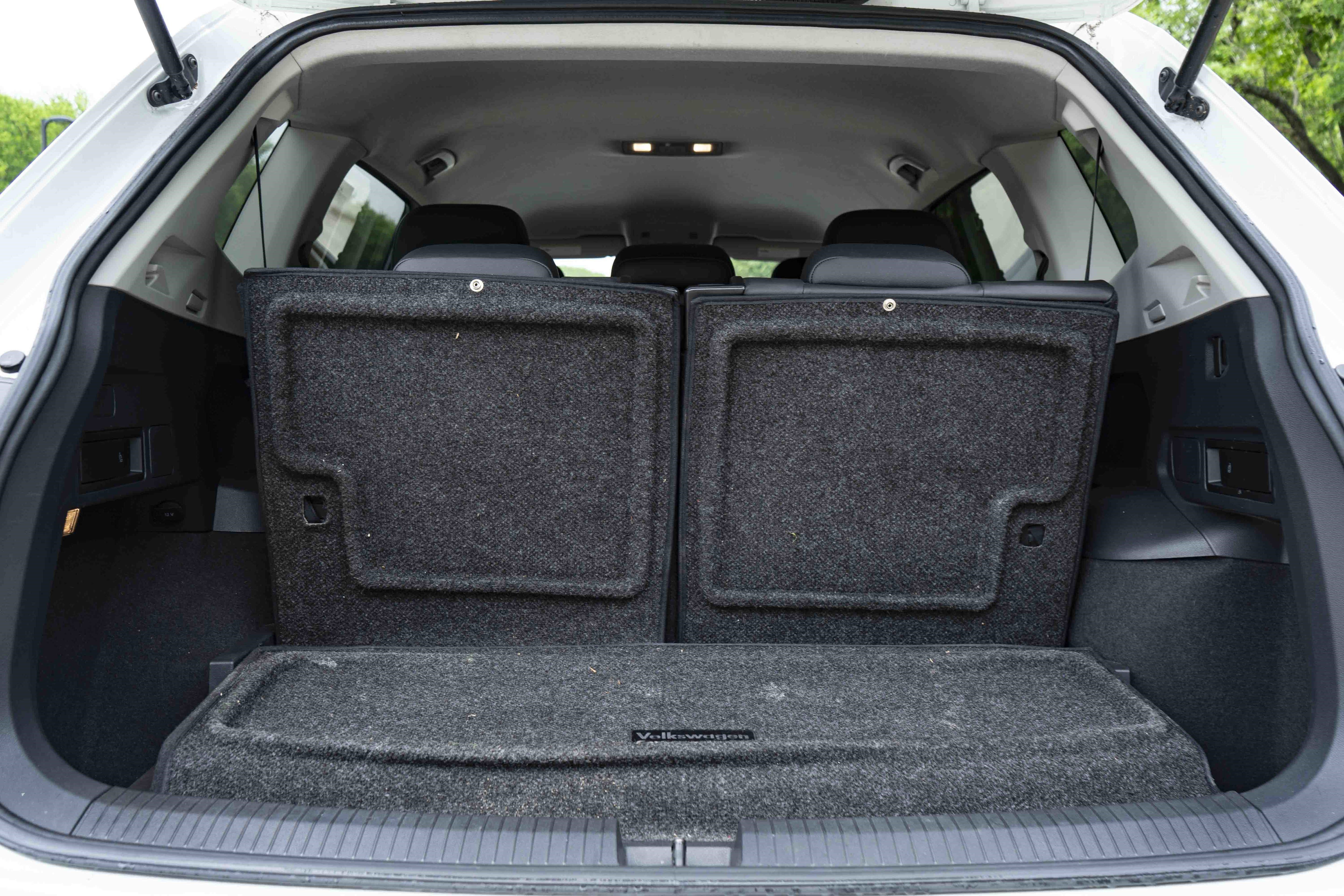 Used 2018 Volkswagen Tiguan SE image 40
