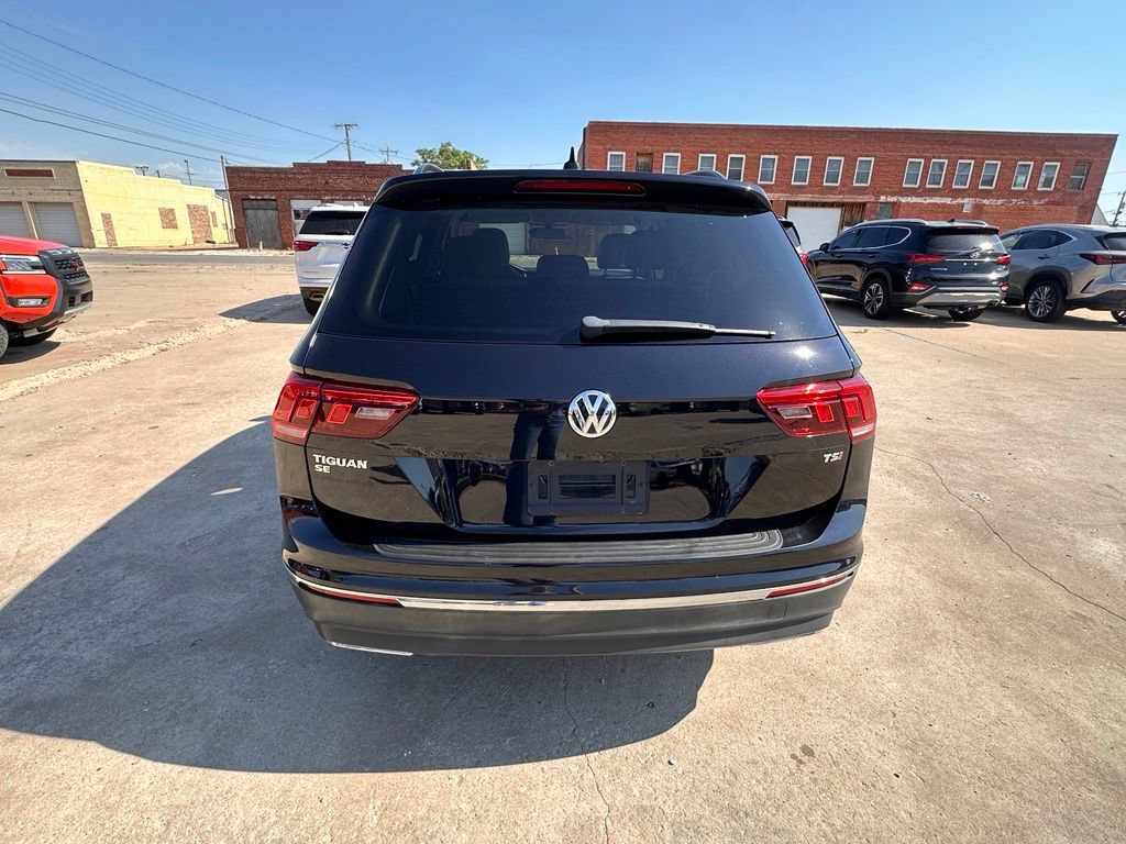 Used 2018 Volkswagen Tiguan SE w/ Front Fog Lights Package FWD image 4