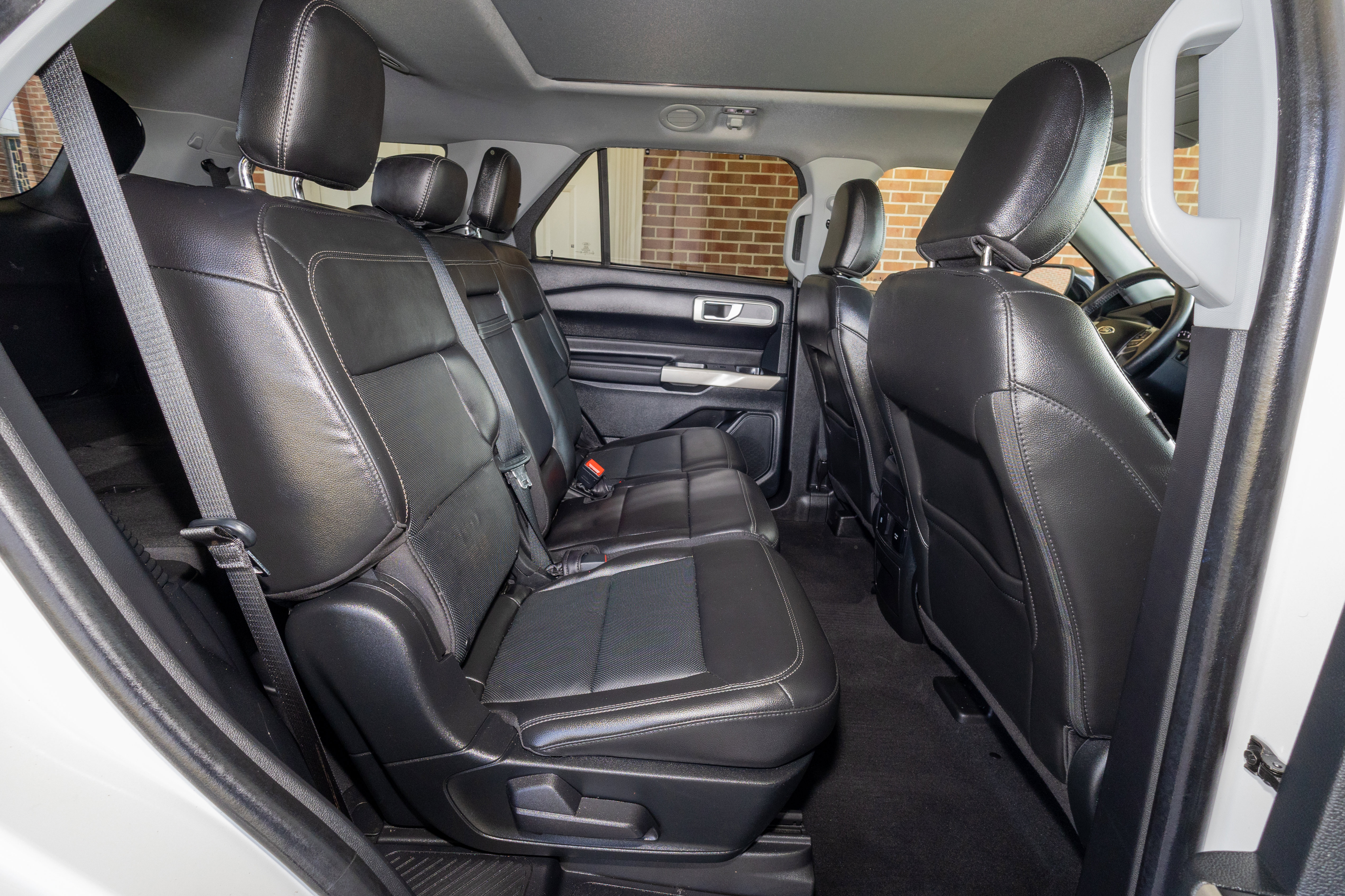 Used 2022 Ford Explorer Limited w/ Equipment Group 301A AWD/4WD image 26