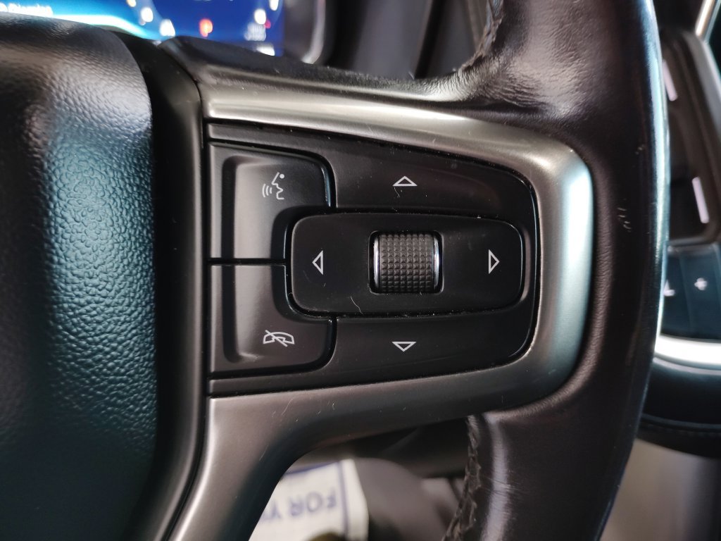 Used 2022 Chevrolet Suburban LT RWD image 29