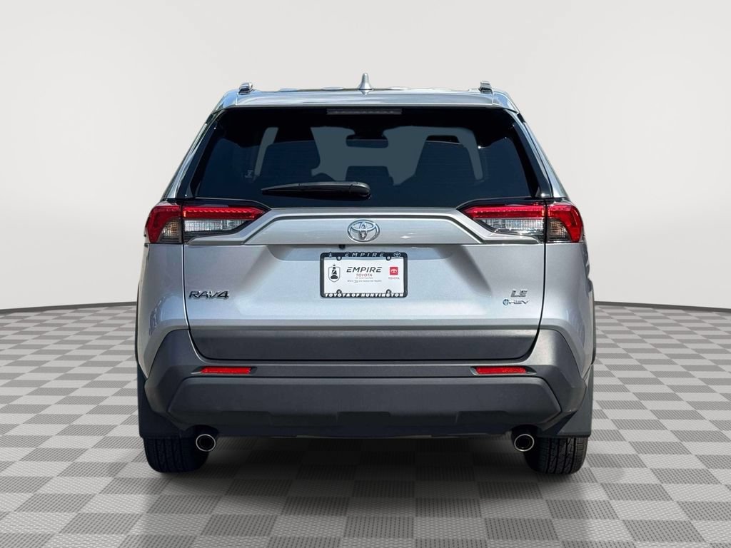 Used 2025 Toyota RAV4 LE AWD/4WD image 6