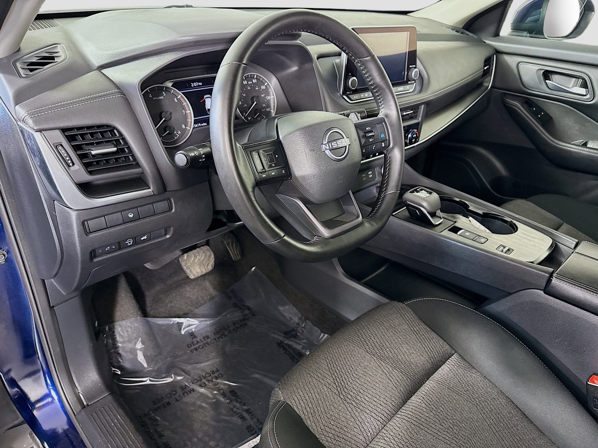 Used 2025 Nissan Rogue SV image 23