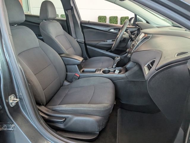 Used 2017 Chevrolet Cruze LT w/ Convenience Package image 15