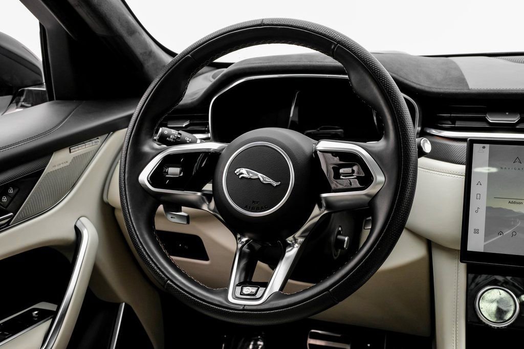 Used 2023 Jaguar F-PACE SVR image 12