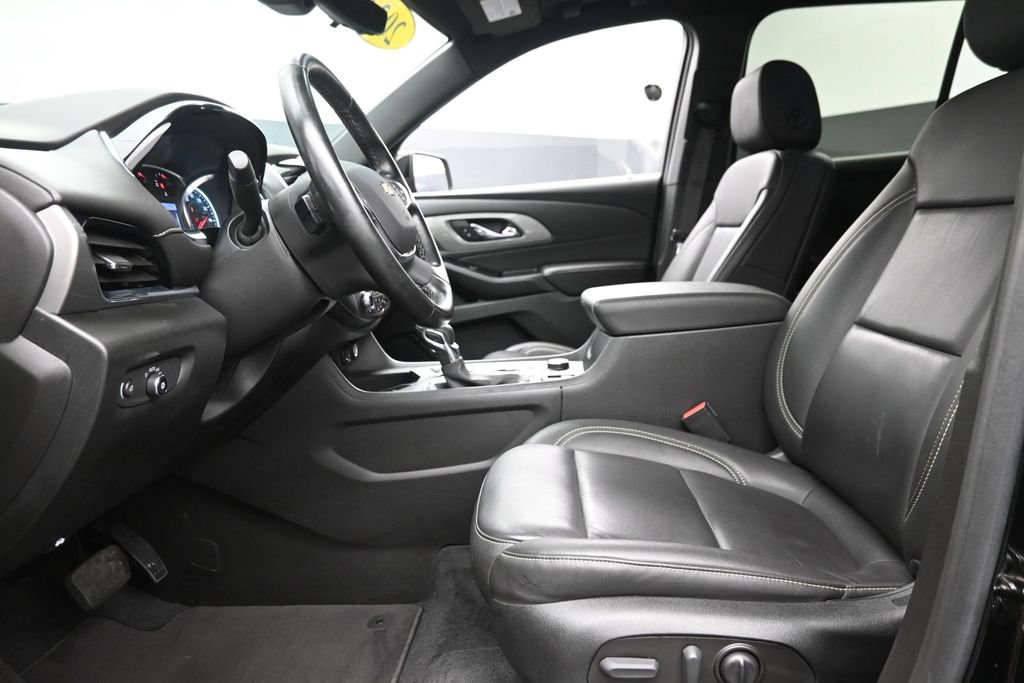 Used 2023 Chevrolet Traverse LT w/ LT Premium Package AWD/4WD image 17