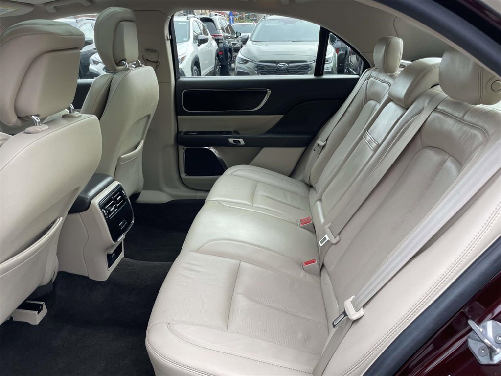 Used 2017 Lincoln Continental Select w/ Climate Package image 11