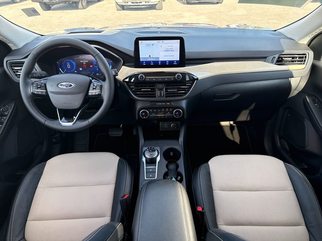 Used 2021 Ford Escape Titanium w/ Titanium Elite Package AWD/4WD image 6