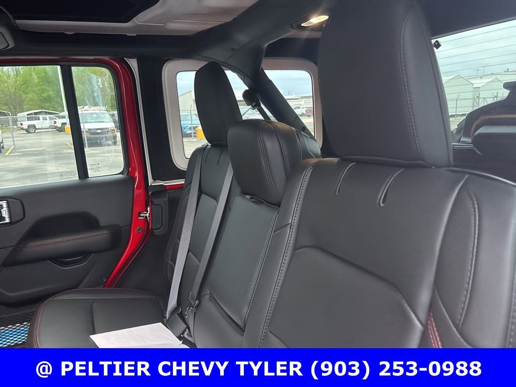 Used 2025 Jeep Wrangler Unlimited Rubicon image 19