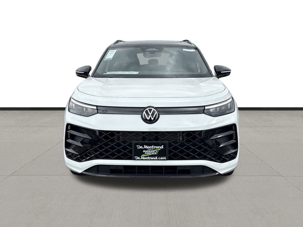 New 2026 Volkswagen Tiguan SE R-Line FWD image 2