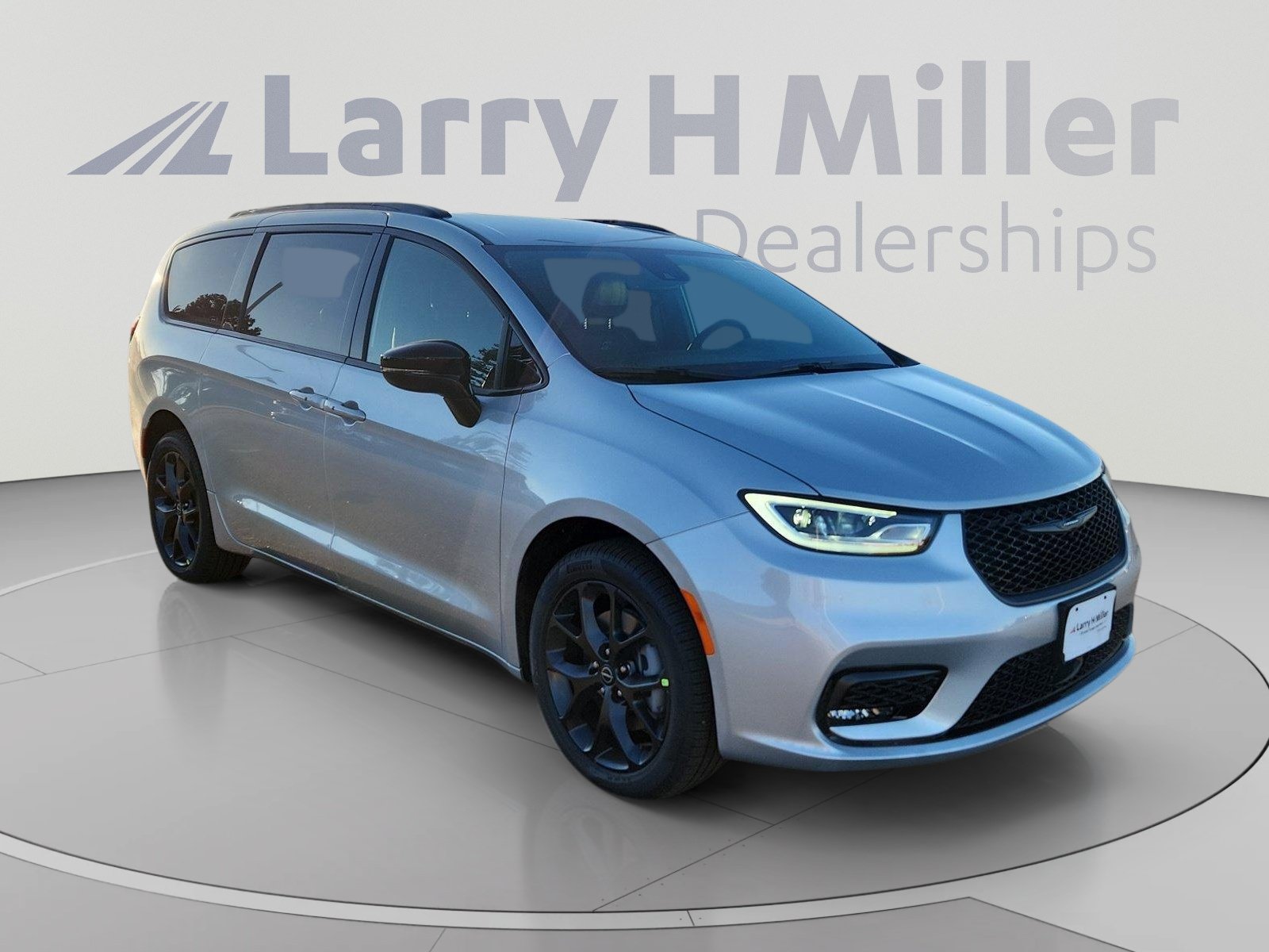 New 2026 Chrysler Pacifica Select w/ S Appearance Package AWD/4WD image 8