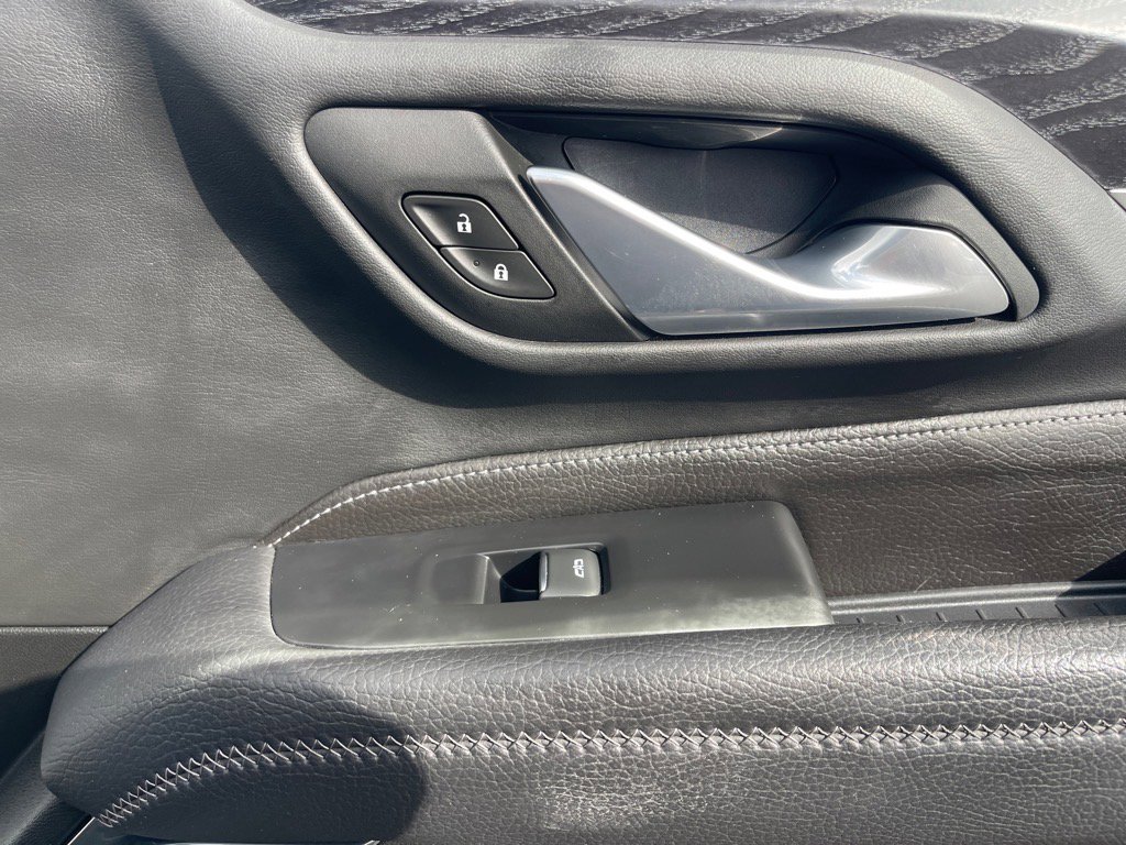 Used 2024 GMC Yukon XL Denali image 20