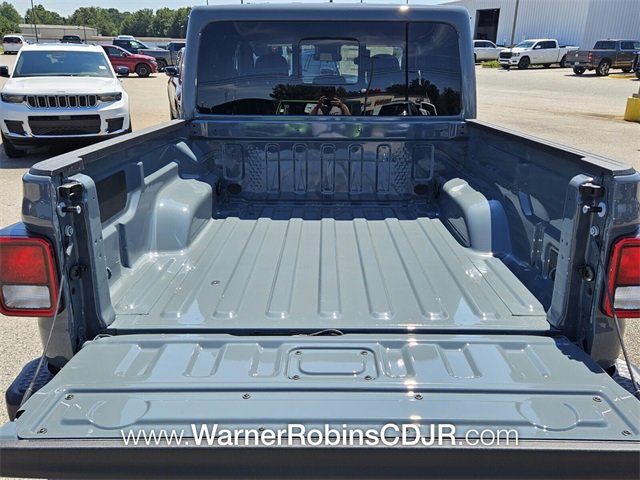 New 2025 Jeep Gladiator Sport image 10