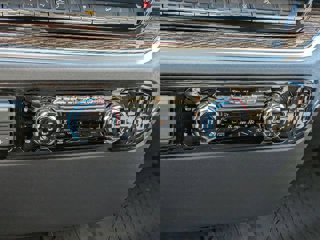 New 2026 GMC Sierra 1500 SLE image 24