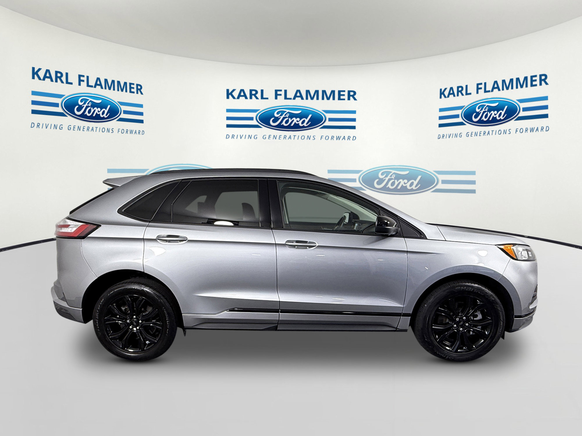 Used 2023 Ford Edge SE w/ Black Appearance Package AWD/4WD image 2